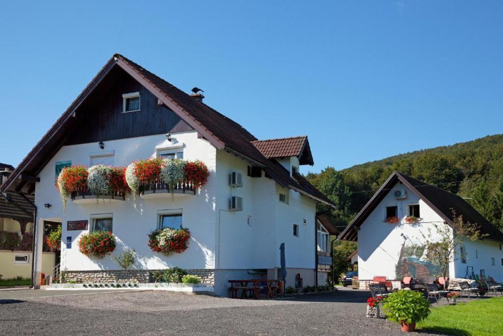 Hotel House Pox Plitvička Jezera Esterno foto