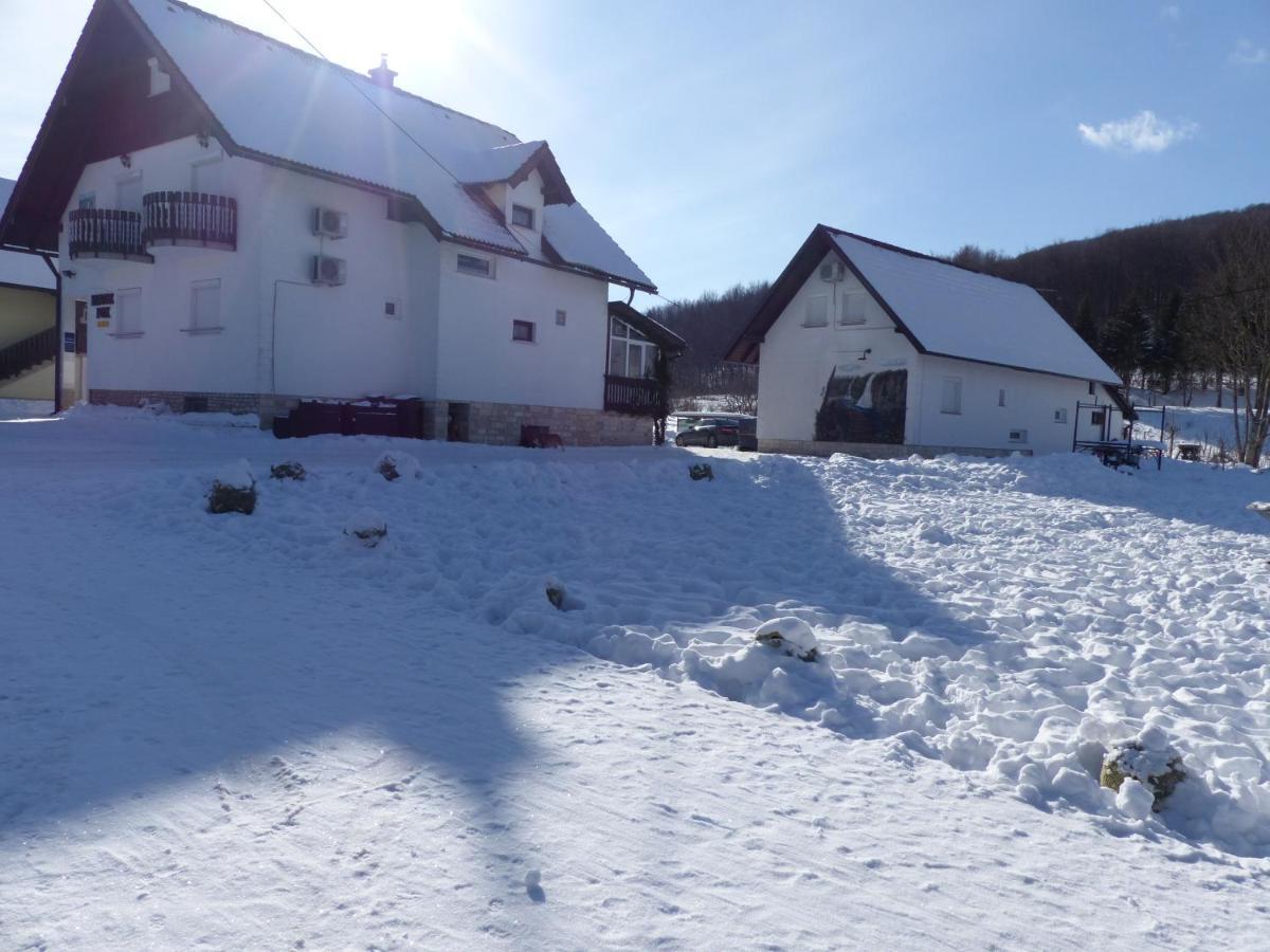 Hotel House Pox Plitvička Jezera Esterno foto