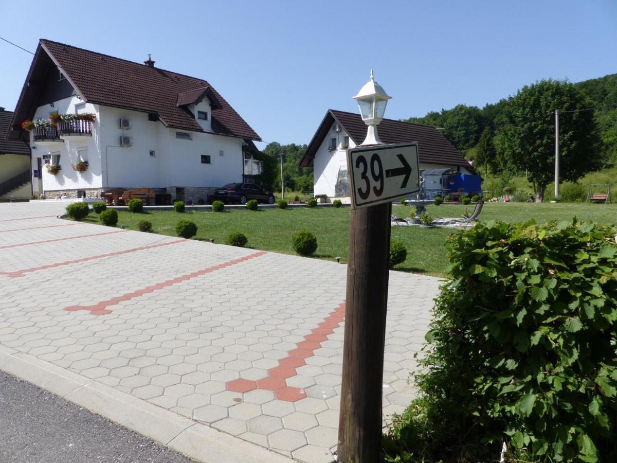 Hotel House Pox Plitvička Jezera Esterno foto