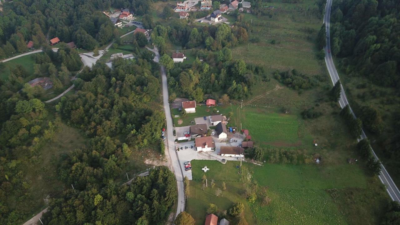 Hotel House Pox Plitvička Jezera Esterno foto